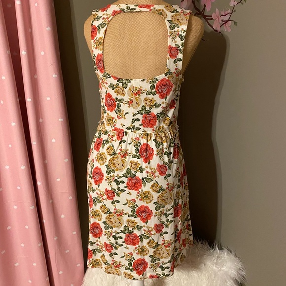 🌺 FOREVER 21 🌺Floral Summer dress - Picture 3 of 3